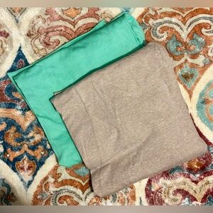 Set of long sleeve tees